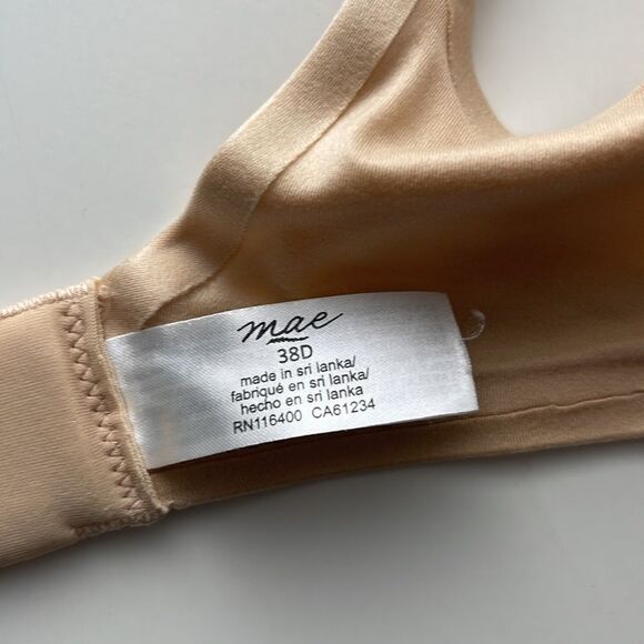 Mae size 38D beige underwire bra.  Seamless edges. - Picture 4 of 4